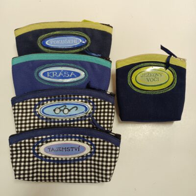 kapsička se smaltovaným obrázkem / nápisem ... a neptejte se na co